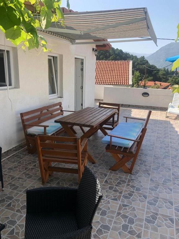 Alisa Sea View Apartment Prcanj Kotor Exteriör bild
