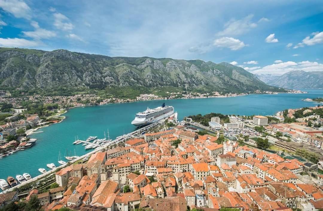 Alisa Sea View Apartment Prcanj Kotor Exteriör bild