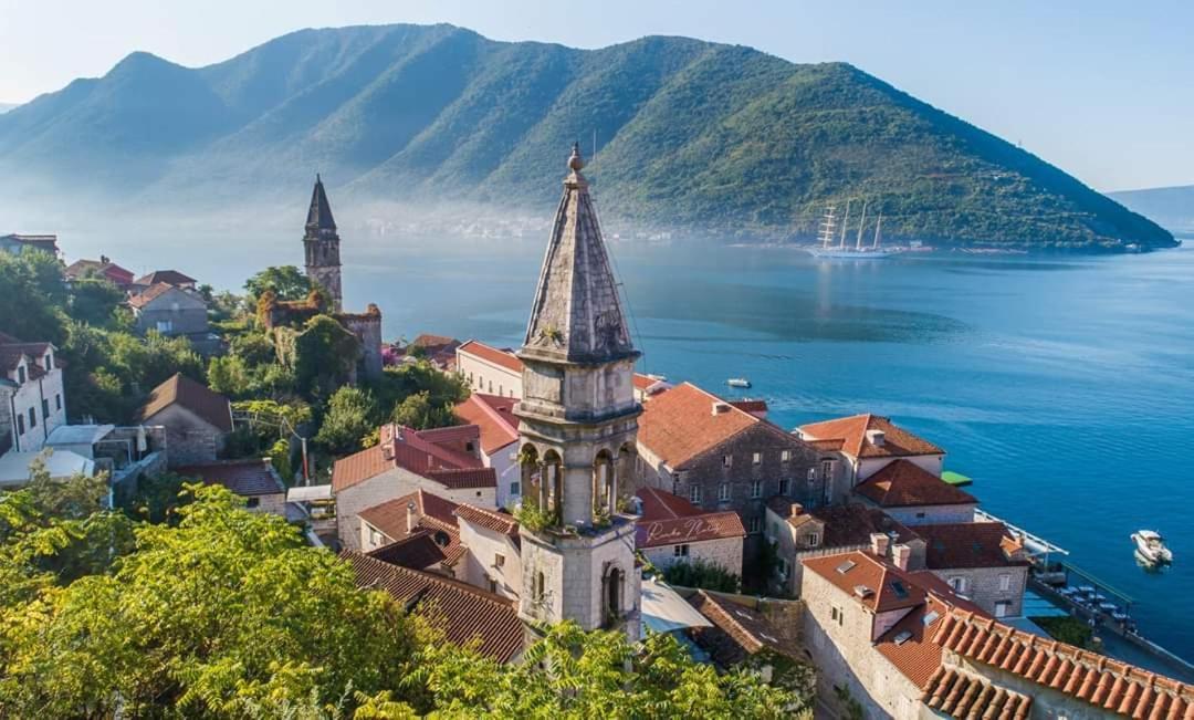 Alisa Sea View Apartment Prcanj Kotor Exteriör bild